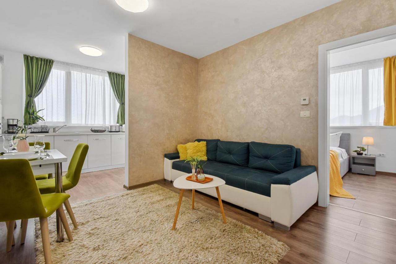Modern In New Building With Panoramic View Apartment บราชอฟ ภายนอก รูปภาพ