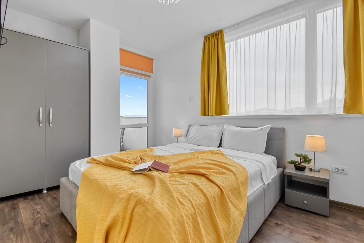 Modern In New Building With Panoramic View Apartment บราชอฟ ภายนอก รูปภาพ