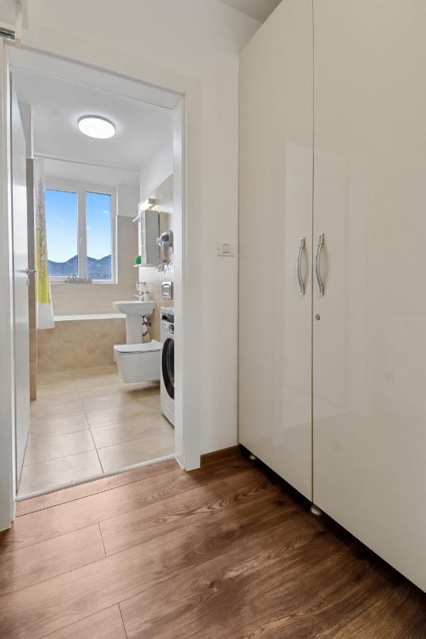 Modern In New Building With Panoramic View Apartment บราชอฟ ภายนอก รูปภาพ